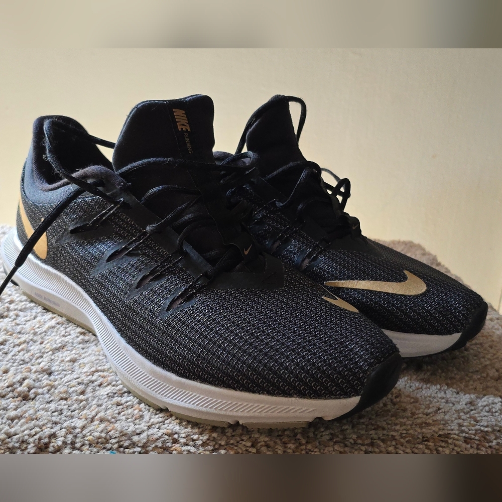 Nike Quest Women Metallic Gold Marathon Running Shoes Sneakers